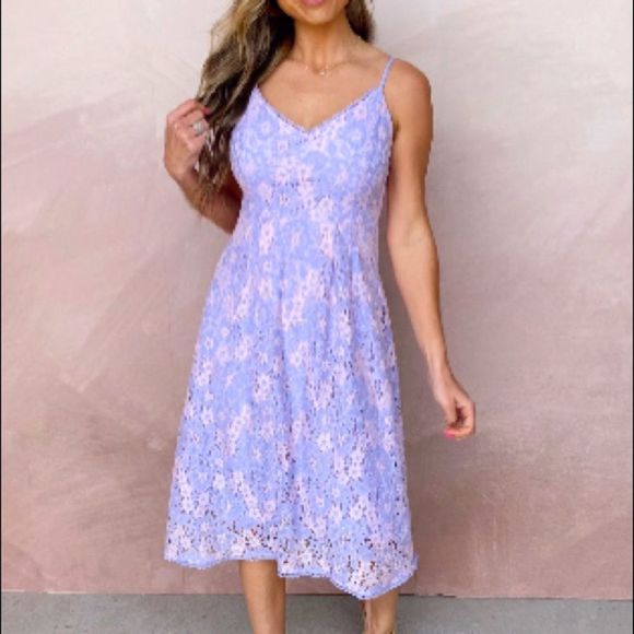 ✨NWT✨EN CREME✨ LACE CUTOUT FLORAL LAVANDER MINI DRESS - Picture 1 of 4